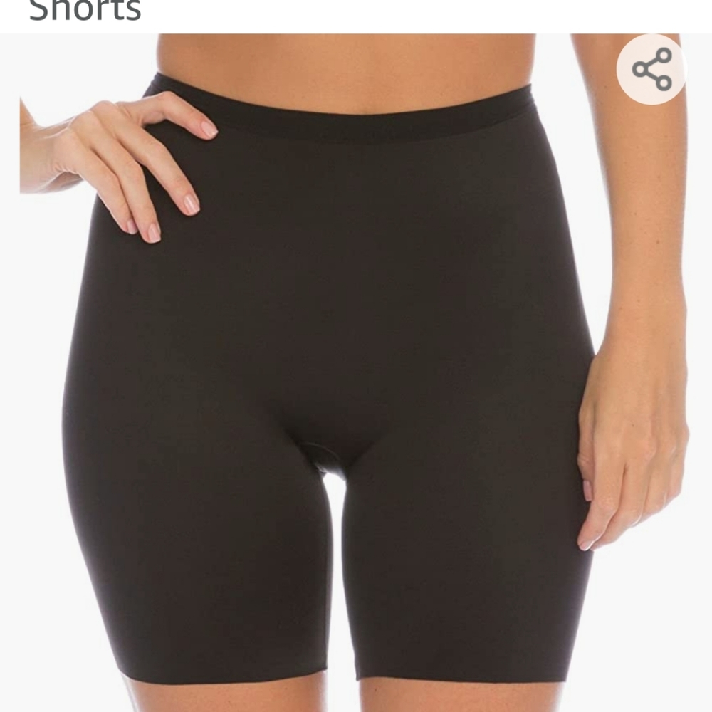NWT SPANX Assets  Mid-Thigh Short